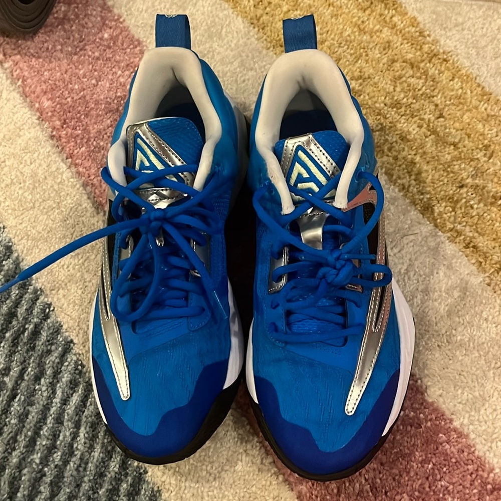 Giannis Immortality Nikes